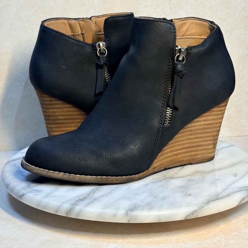 Report Guine Black Faux Leather Wedge Ankle Booties Rounded Toe Size 6.5 Chic